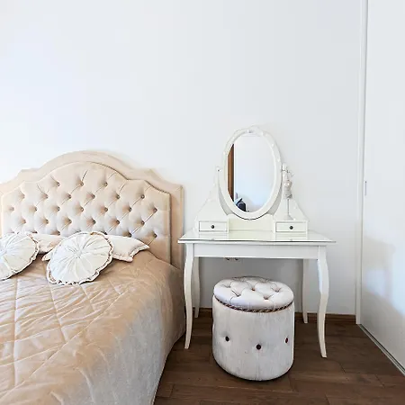 Apartment Stylish Well Equiped - Self Check-in